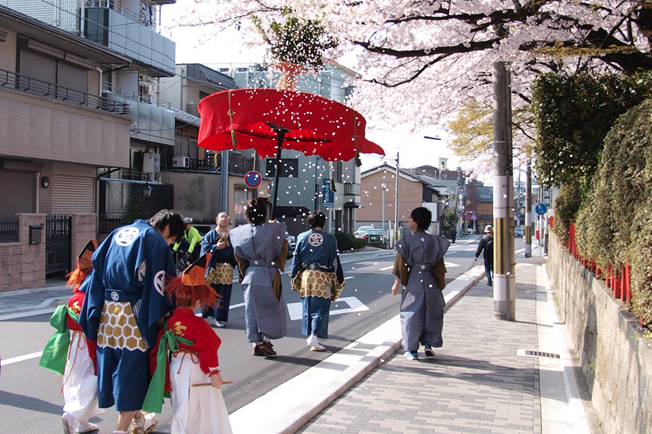 やすらい祭りの様子｜4月｜京都